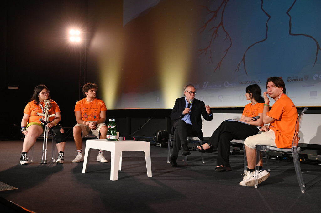 Guerras, paz, amizade: o encontro de Andrea Riccardi com os jovens no Festival de Cinema de Giffoni