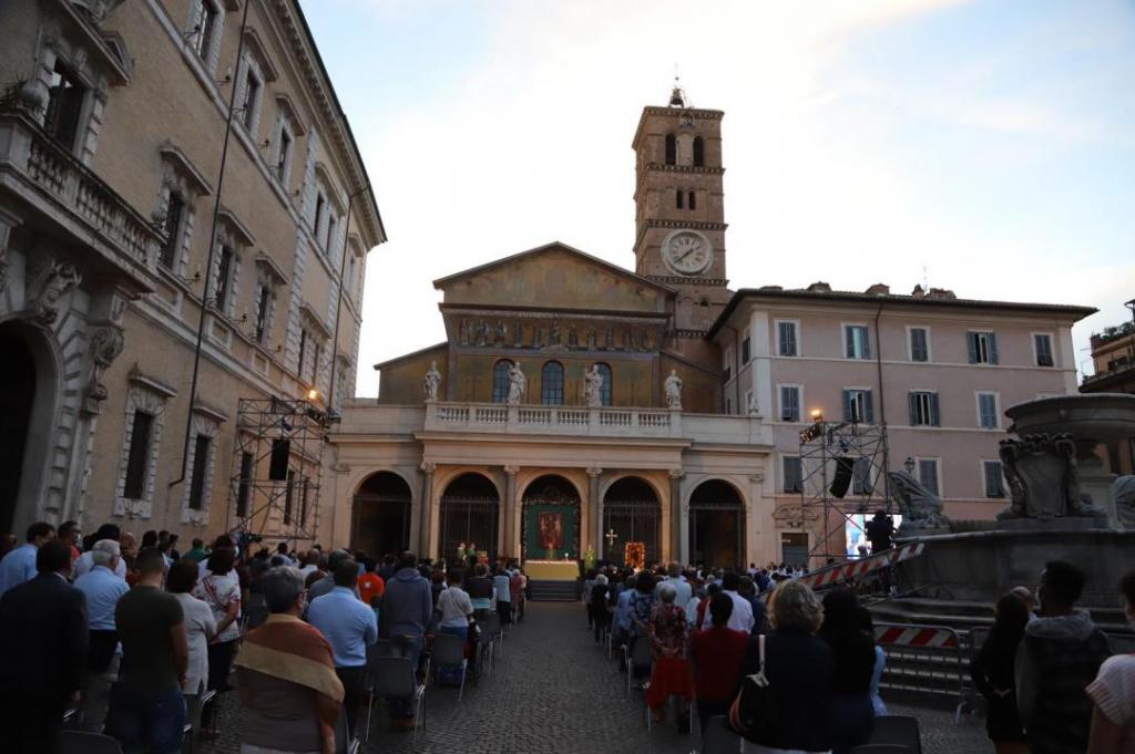 Palavras e imagens da liturgia para a festa de Sant'Egidio: a homilia do Cardeal Matteo Zuppi, a saudação de Marco Impagliazzo
