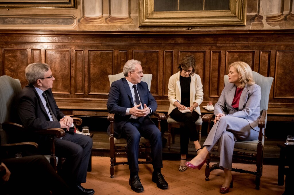 La presidente del parlamento tedesco, Julia Klöckner, ha visitato la Comunità di Sant’Egidio accolta da una delegazione guidata dal presidente Marco Impagliazzo