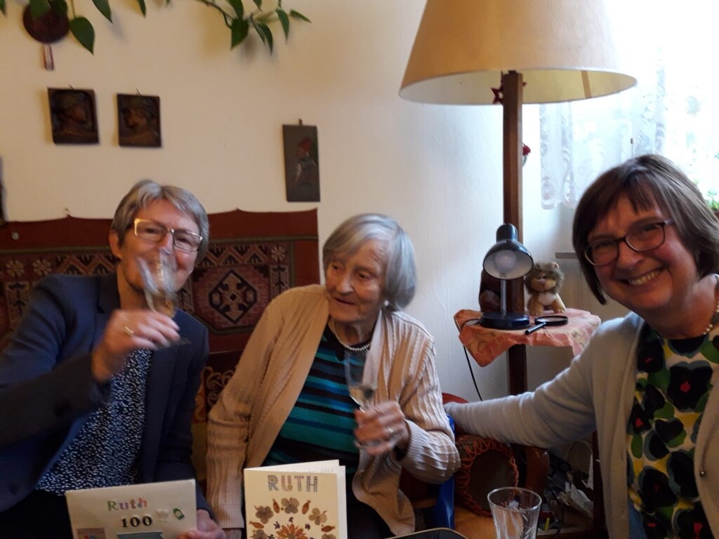 Ein besonderes Fest: Ruth feiert 100. Geburtstag - eine Freundschaftsgeschichte zwischen Deutschland und Frankreich
