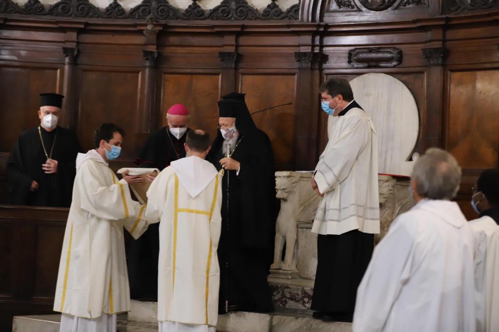 “Er zijn vele talen en culturen, maar er is maar één volk: het volk van God.” Overweging van Zijne Heiligheid Bartolomeüs I, aartsbisschop van Constantinopel en oecumenisch patriarch