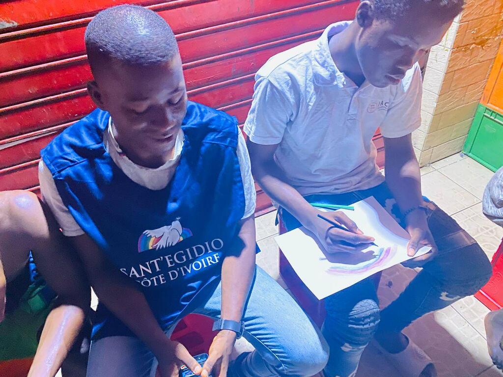 Dall'Uganda alla Costa d’Avorio, le Scuole della Pace in Africa costruiscono una rete dove i bambini imparano che 